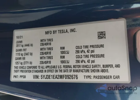 2021 Tesla Model 3 Standard Range Plus Rear-Wheel Drive z USA, uszkodzony, nr VIN 5YJ3E1EA2MF092676